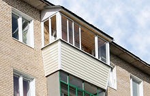 Алюминиевое остекление балкона с фартуком, выносом и крышей (хрущёвки)